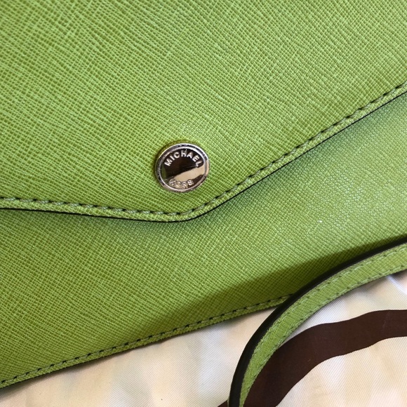 Michael Kors green saffiano Crossbody - Picture 2 of 7